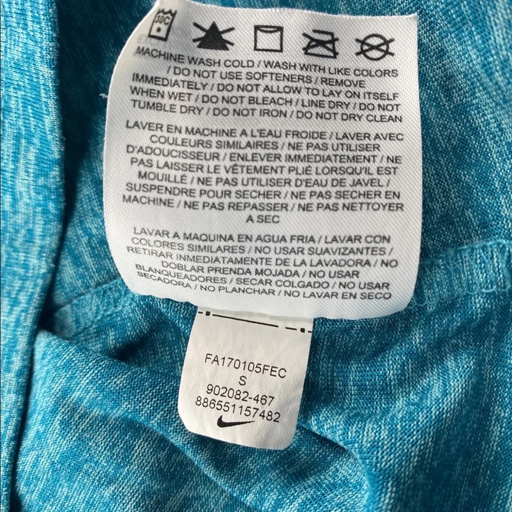 Nike Women's Athletic Top Size Small Teal Short Sleeve - Picture 12 of 12